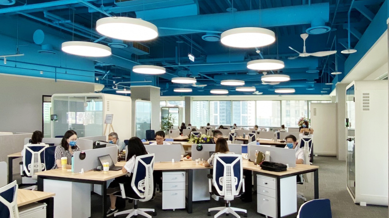 透過高雄據點的「AUO解決方案研發中心」建置，期強化南部人才的延攬及培育